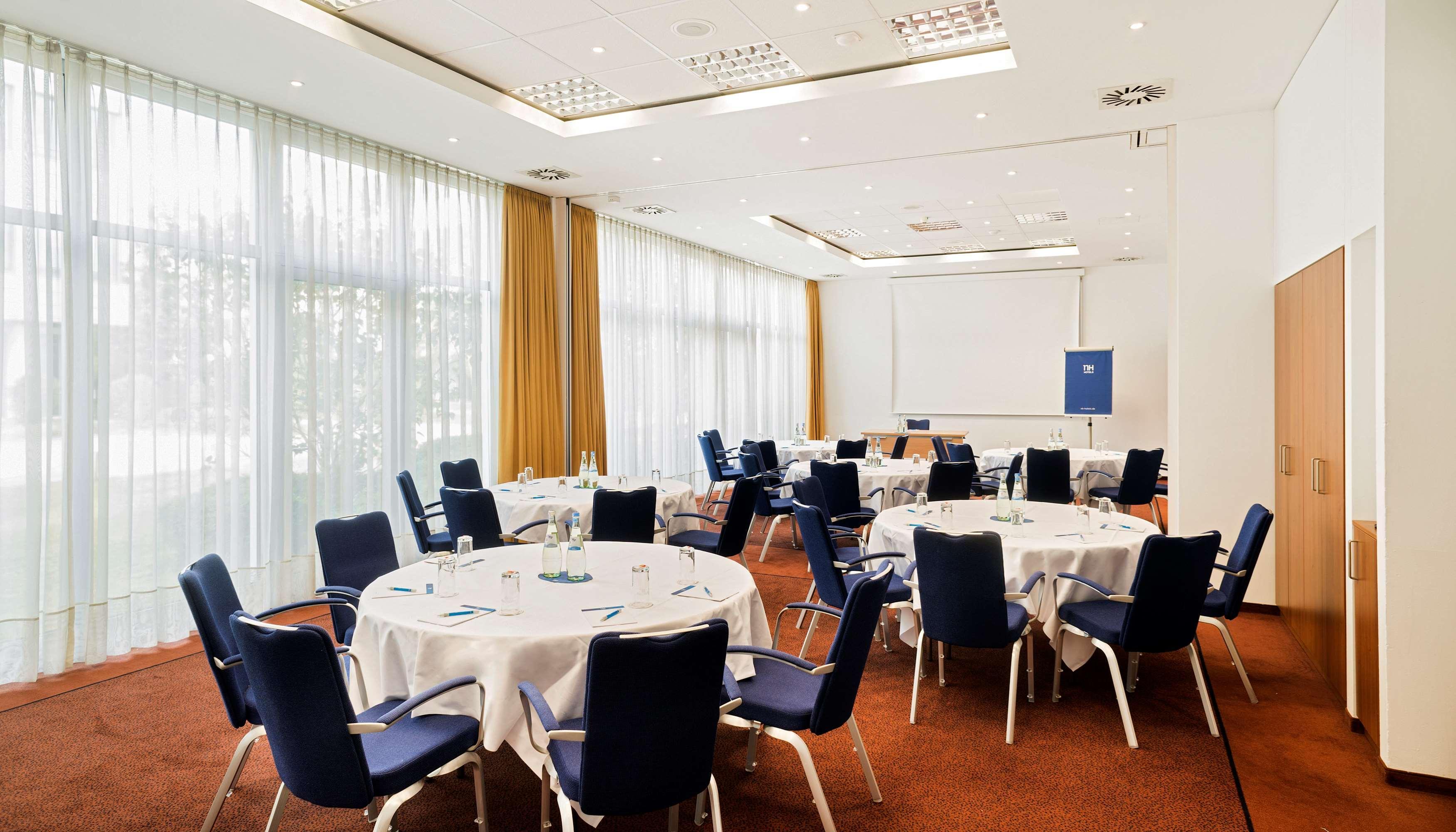 Отель Nh Muenchen Ost Conference Center Ашхайм Экстерьер фото